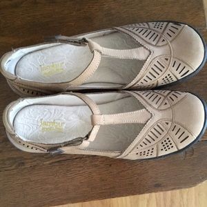 NWOT Jambu Memory Foam Leather Shoes